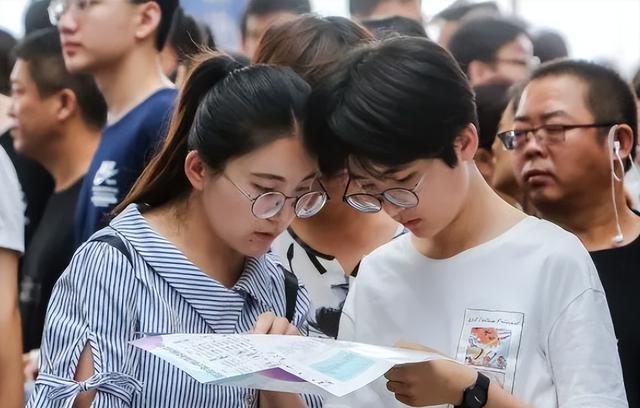 职业高中有什么专业适合女生的,女孩念职高学哪个专业好