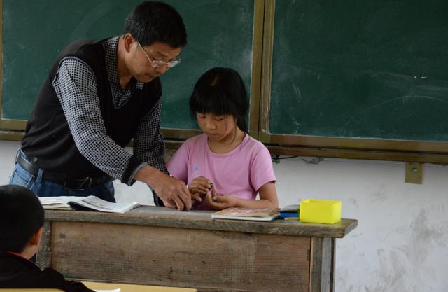 幼师难还是小学教师资格证难呢,考幼师资格证和小学资格证哪个更难